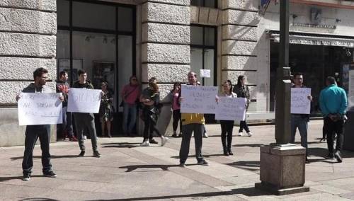 U Rijeci održan protest građana protiv Kriznog štaba, 5G mreže i Billa Gatesa