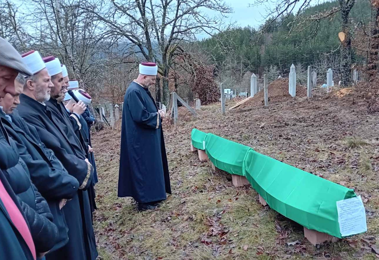 U Rogatici klanjana dženaza četiri žrtve proteklog rata