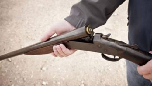 U Rogatici stradalo dijete dok se igralo puškom