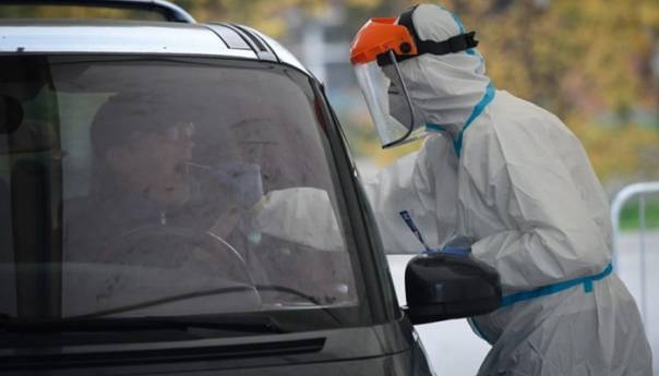 U RS 379 novozaraženih, preminulo 18 osoba