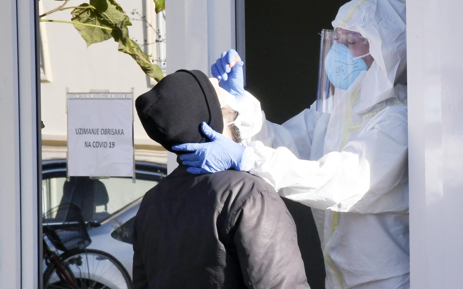 U RS 388 novozaraženih, preminulo 25 osoba