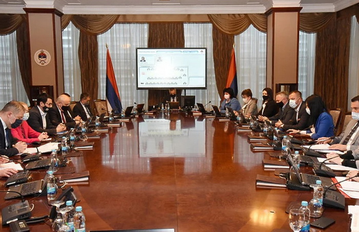 U RS će od ponedjeljka biti dozvoljen rad kina i bazena