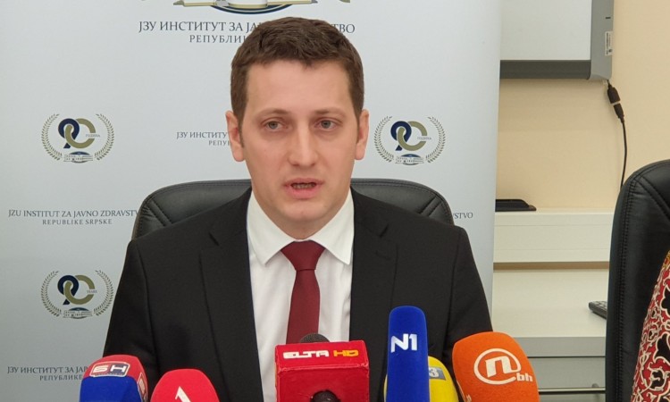 U RS dva smrtna slučaja i 50 novozaraženih