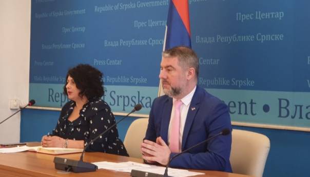 U RS dvije trećine pozitivnih na koronavirus u dobi od 30 do 64 godine