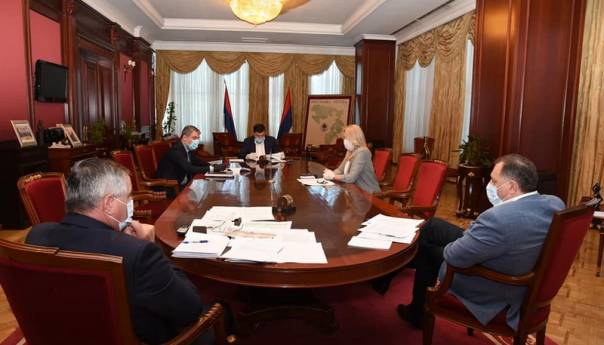 U RS nakon 27. aprila da se dozvoli rad prodavnica namještaja, muzejima...