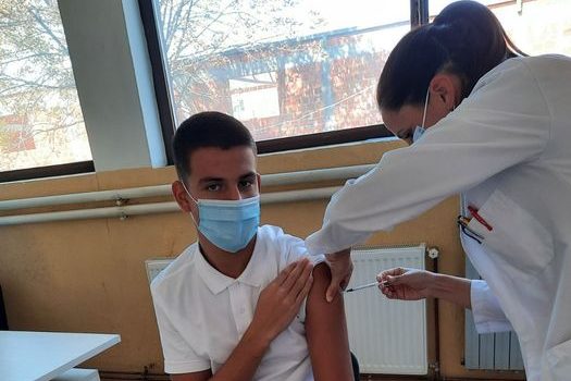 U RS počela vakcinacija djece protiv koronavirusa