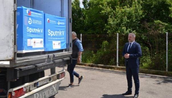 U RS stiglo još 25.000 doza vakcina Sputnjik