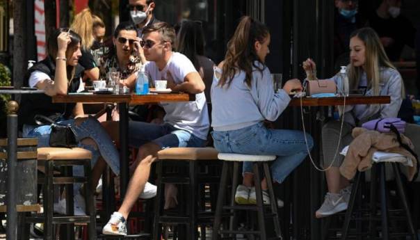 U S. Makedoniji obavezna potvrda o cijepljenju za ulazak u kafiće, utakmice....