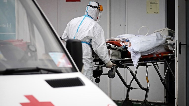 U SAD prijavljeno više od 800.000 umrlih od koronavirusa