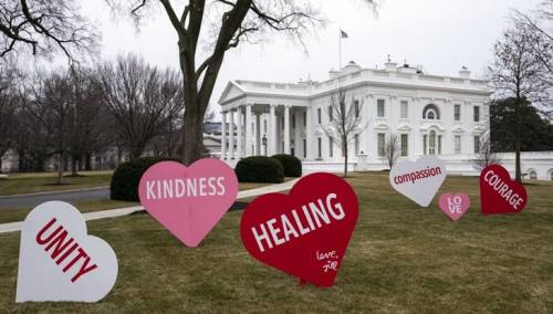 U SAD-u gotovo 500.000 ljudi umrlo od covida