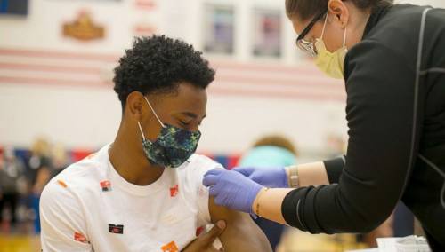 U SAD uvedena treća doza Pfizera za tinejdžere