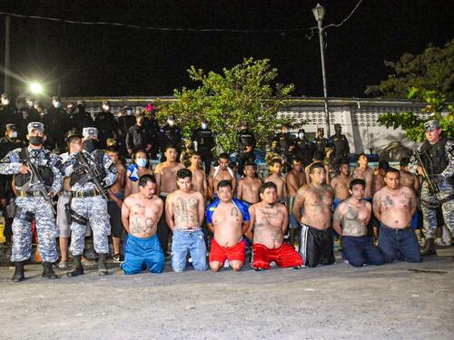 U Salvadoru masovno suđenje protiv skoro 500 članova bande