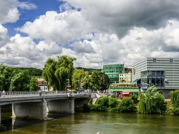 U Sanskom Mostu 17 stepeni