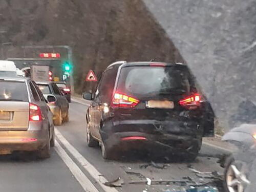U saobraćajnoj nesreći između tunela u Vranduku nije bilo povrijeđenih osoba