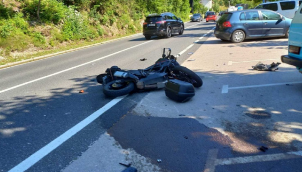 U saobraćajnoj nesreći kod Konjica, teško povrijeđen motociklista