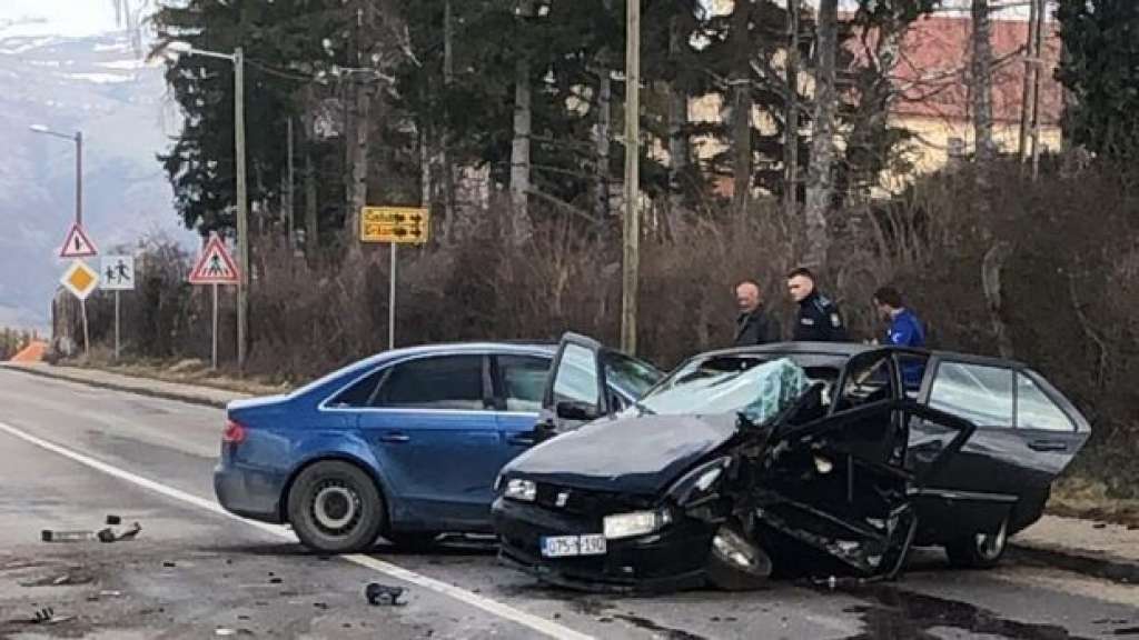 U saobraćajnoj nesreći kod Livna povrijeđeno više osoba