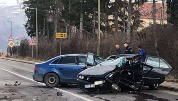 U saobraćajnoj nesreći kod Livna povrijeđeno više osoba