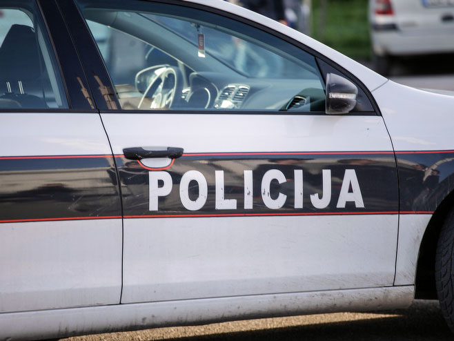 U saobraćajnoj nesreći kod Lukavca teško povrijeđen vozač mopeda