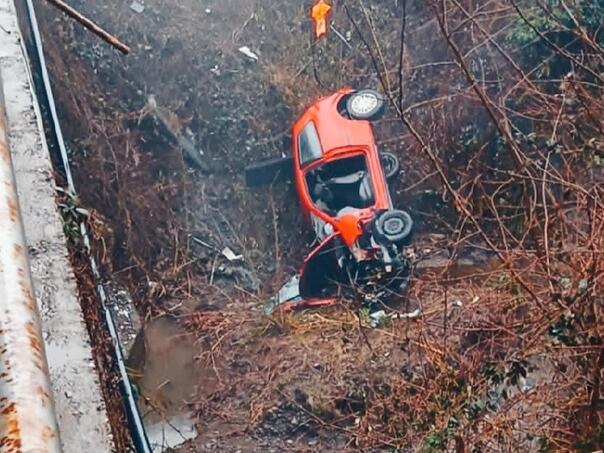 U saobraćajnoj nesreći kod Živinica povrijeđena jedna osoba
