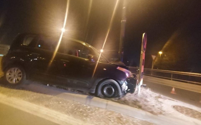 U saobraćajnoj nesreći na Stupskoj petlji povrijeđena jedna osoba