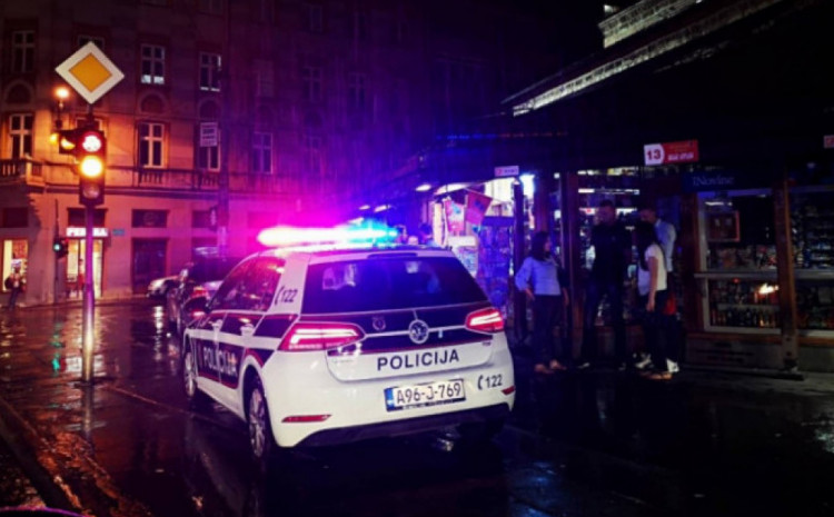 U saobraćajnoj nesreći u Sarajevu lakše povrijeđena jedna osoba