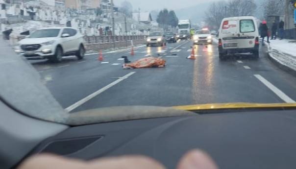 U saobraćajnoj nesreći u Tuzli poginuo pješak