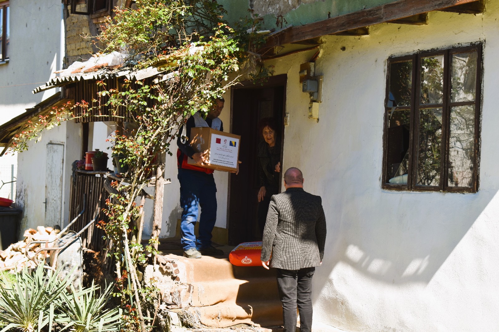 Katar osigurao ramazanske pakete za 900 povratničkih porodica u RS-u