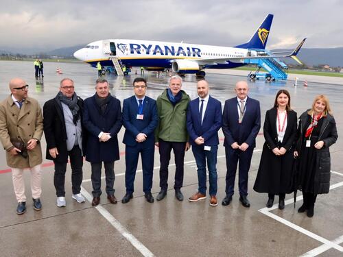 U Sarajevo sletio avion iz Španije, prva direktna linija