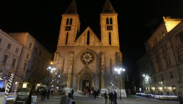 U sarajevskoj Katedrali održana Sveta misa Božićnog bdijenja