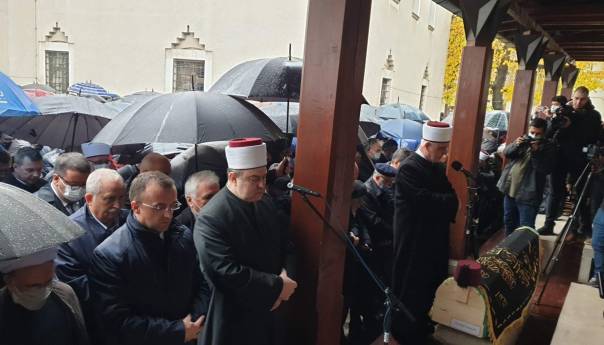 U Sarajevu klanjana dženaza Hasanu Čengiću