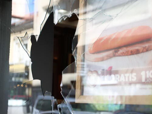 Sarajevo: Oštećeni stakleni portali pekare 'Manja'
