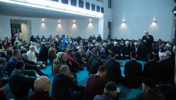 U Sarajevu obilježena mubarek noć Lejletu-r-regaib: Trudimo se sačuvati svoj identitet