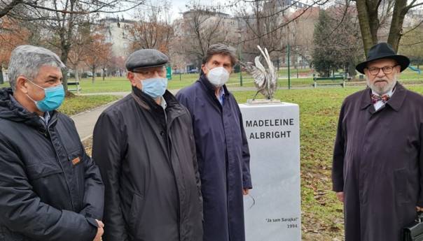 Madeleine Albright i Mahathir Mohamad dobili spomenike u Sarajevu