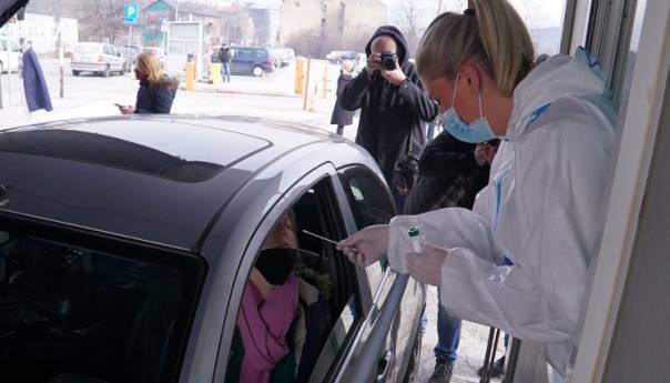 U Sarajevu otvoren prvi punkt za drive-in testiranje