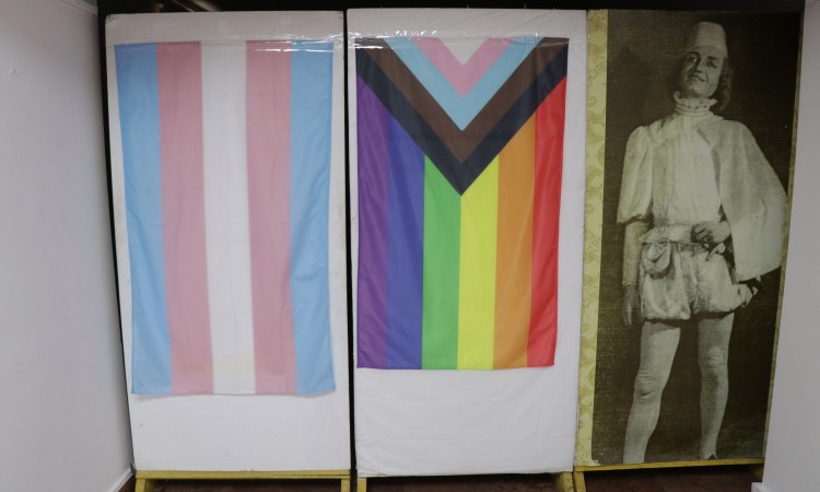 U Sarajevu otvorena izložba '(iz) van ormara' - priča o autovanju LGBTI osoba