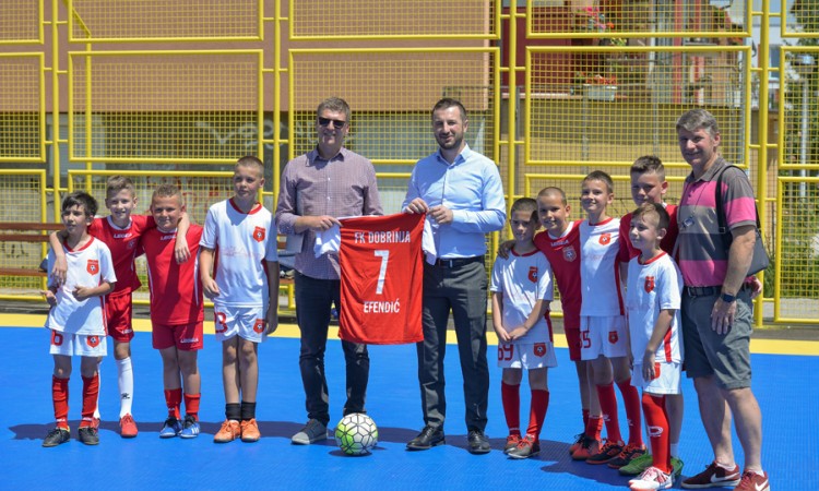 U Sarajevu otvoreno sportsko igralište za nogomet i košarku