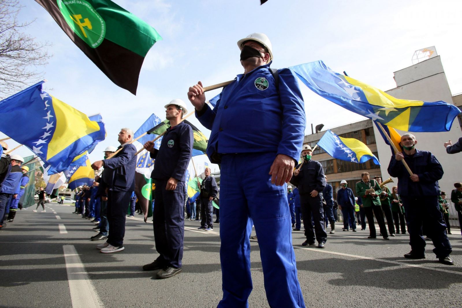U Sarajevu počeo protestni marš rudara iz FBiH