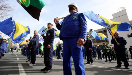 U Sarajevu počeo protestni marš rudara iz FBiH