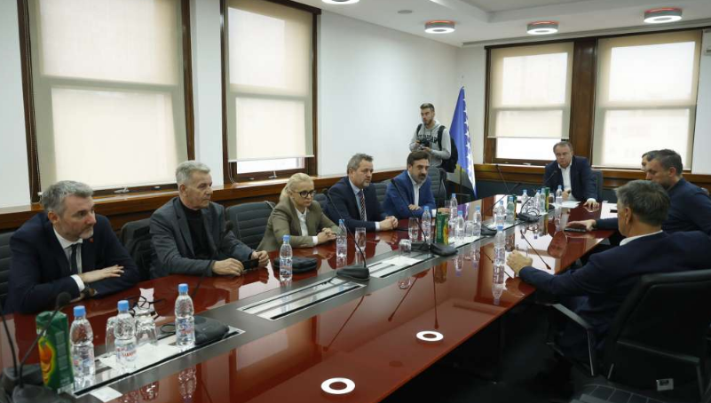 U Sarajevu počeo sastanak stranaka opozicije