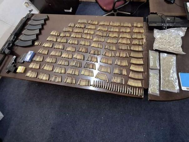 U Sarajevu pronađena droga, oružje i municija, uhapšen 34-godišnjak