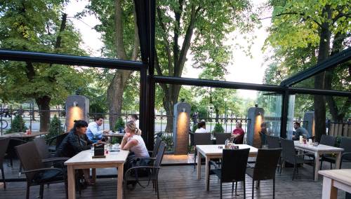 U Sarajevu se od ponedjeljka otvaraju bašte kafića,teretane i bazeni