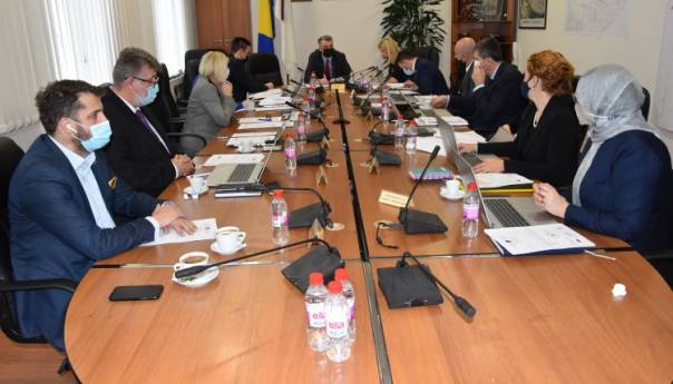 U Sarajevu u februara Drive in punkt za masovno testiranje na Covid-19