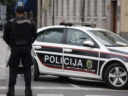 U Sarajevu zapaljeno vozilo Sindikata metalaca KS
