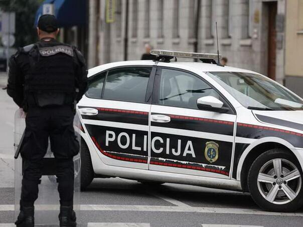 U Sarajevu zapaljeno vozilo Sindikata metalaca KS