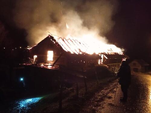U selu kod Banja Luke gorjela štala, vatrogasci intervenisali pet sati