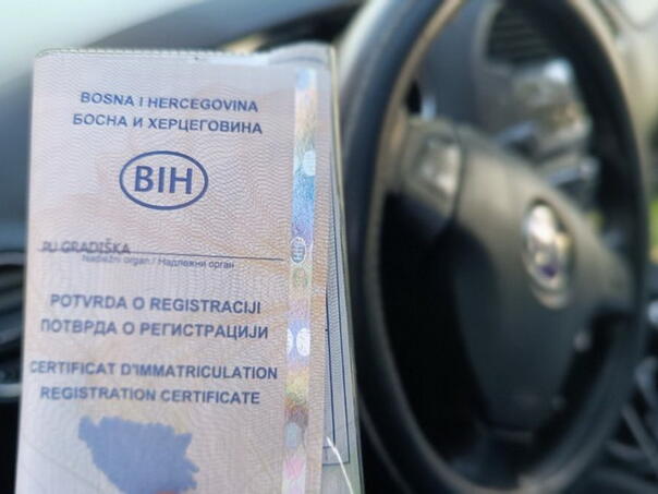 U septembru prvi put registrovano više od 10.000 vozila u BiH