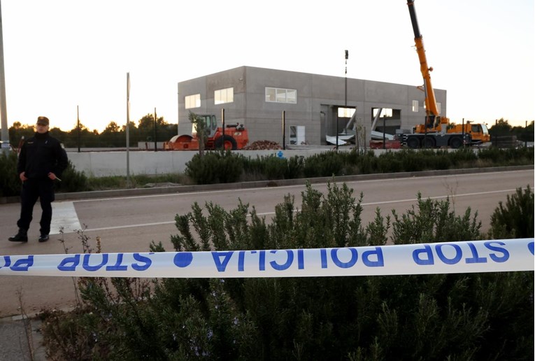 U Šibeniku se urušio krov hale u izgradnji, jedan čovjek poginuo