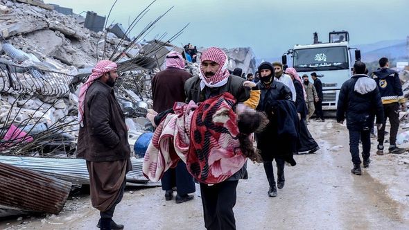 U Siriji u zemljotresu poginulo najmanje 968 osoba