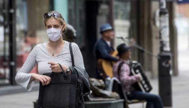 U Slovenij tri osobe preminule, 1.085 zaraženo