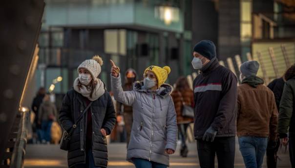 U Sloveniji od danas bez obaveznih maski u zatvorenom